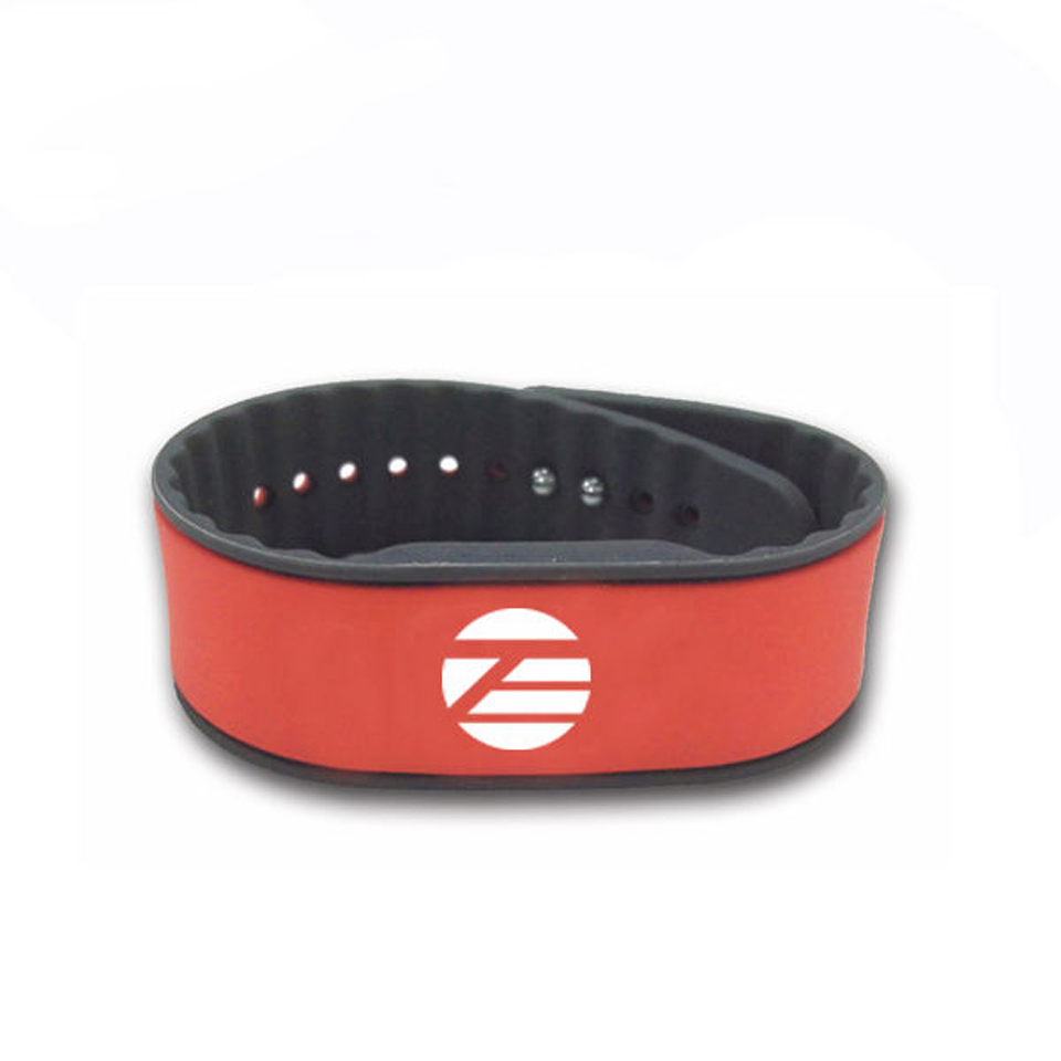 Fitness VIP club custom QR code print rfid silicone wristband 13.56mhz NFC silicone bracelet