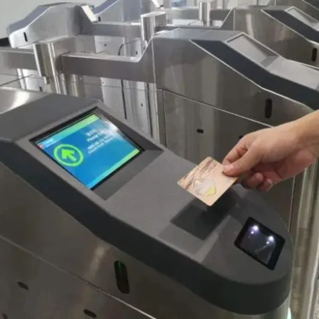 What is the difference between IC card and ID card?